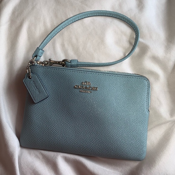 Coach Handbags - COACH wristlet